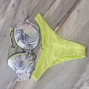 La Vie en Rose bathing suit set size medium